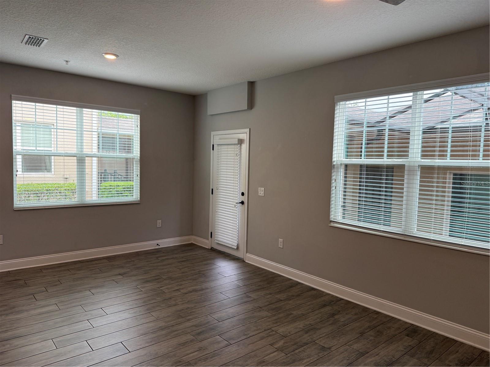 Image 13 of 44 For 619 Plant Street