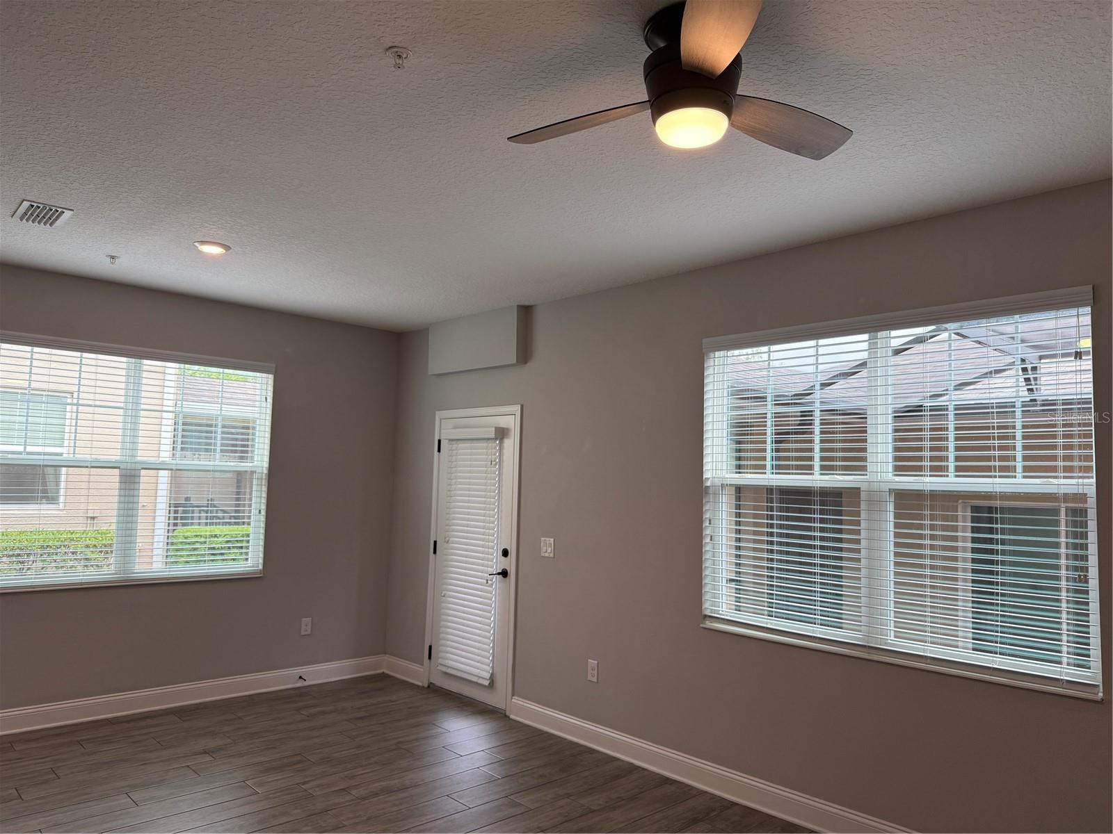 Image 14 of 44 For 619 Plant Street