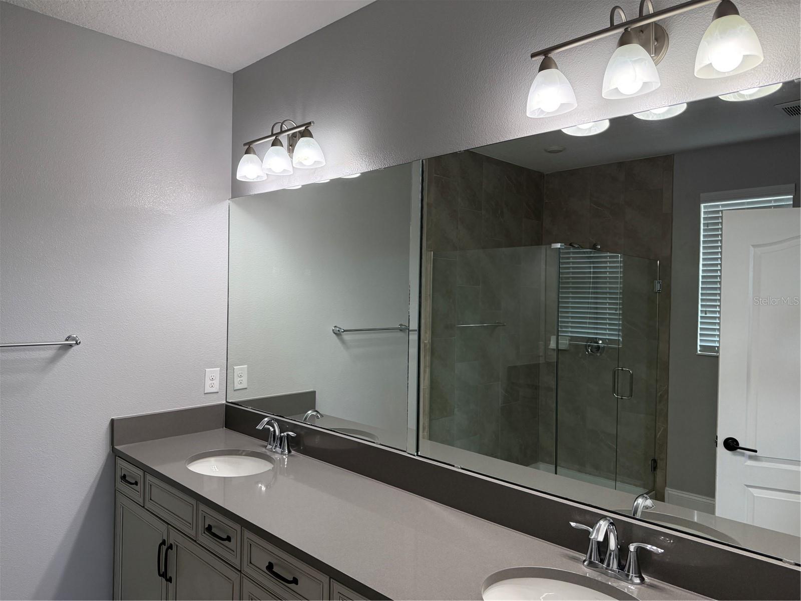 Image 30 of 44 For 619 Plant Street