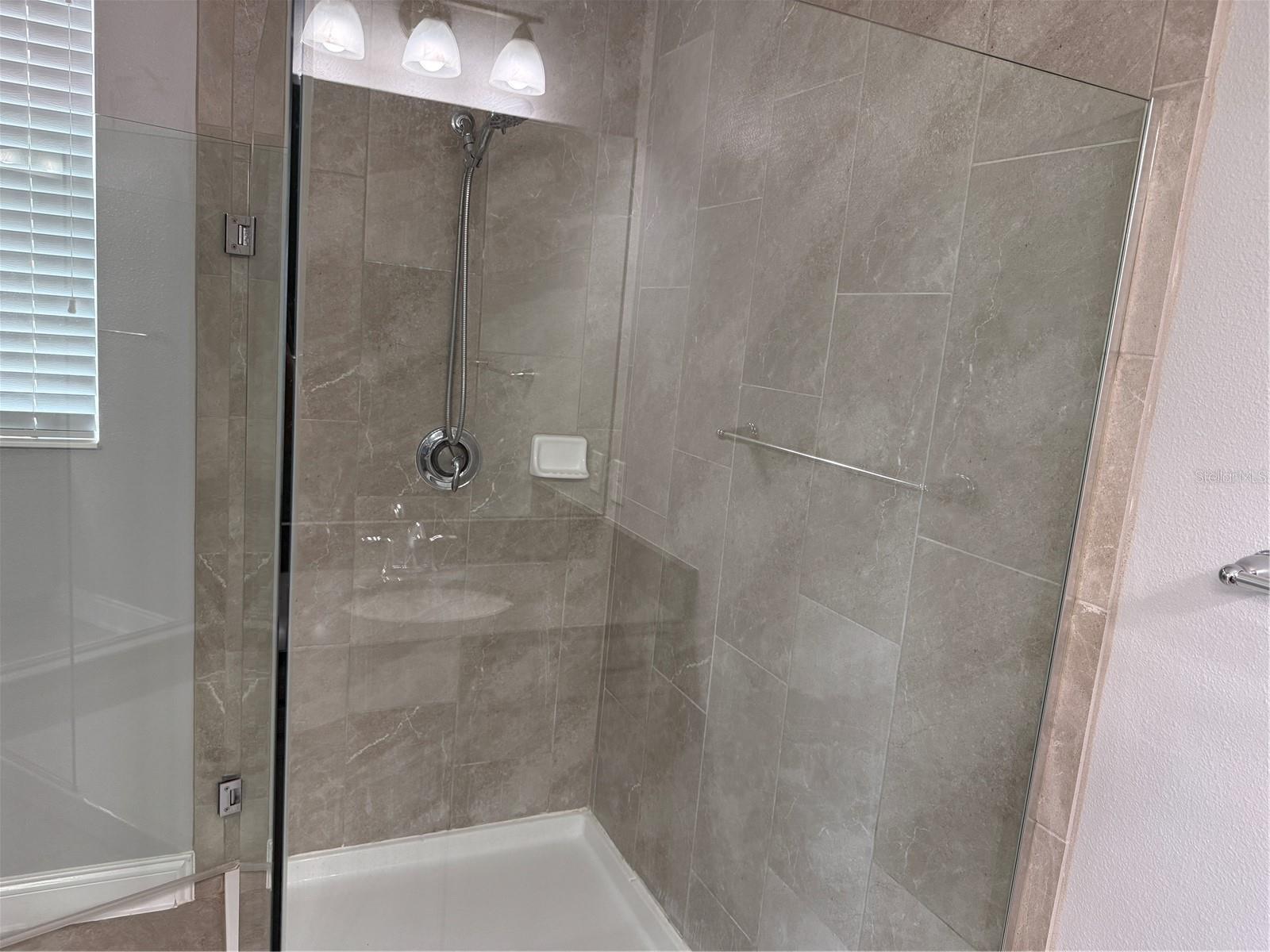 Image 33 of 44 For 619 Plant Street