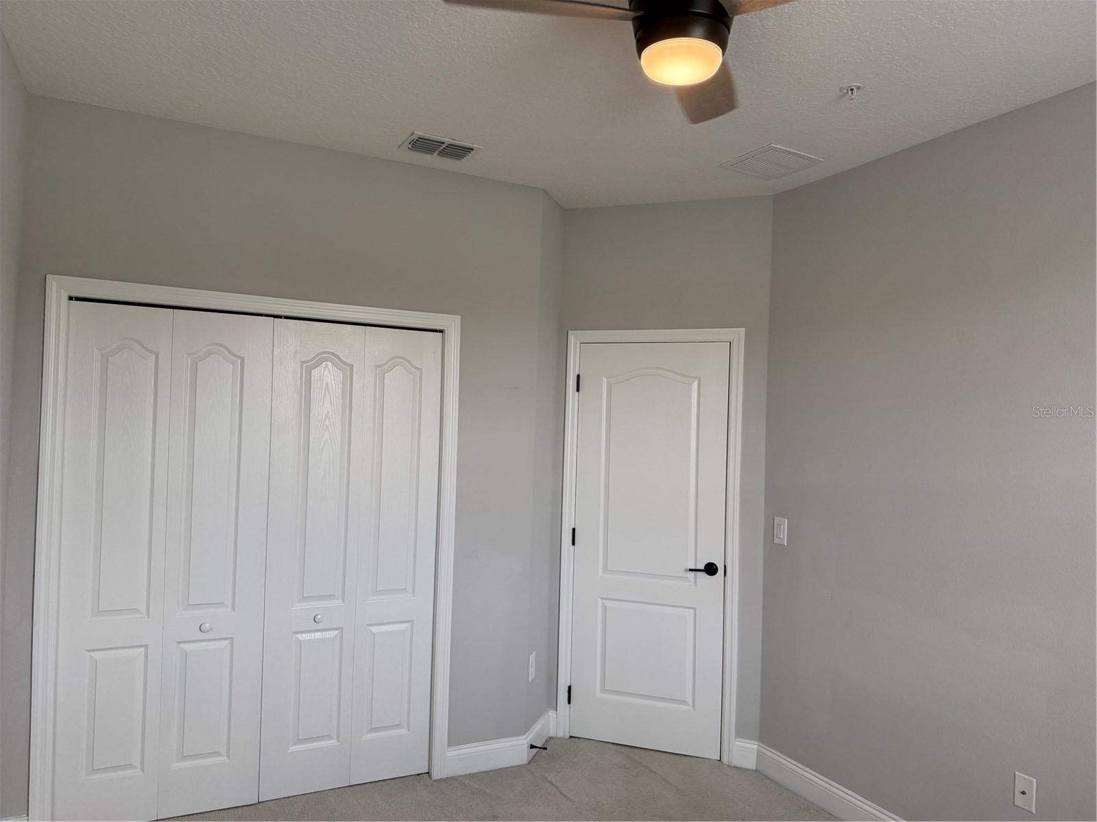 Image 37 of 44 For 619 Plant Street