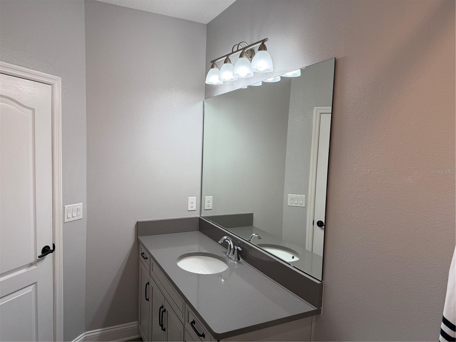 Image 43 of 44 For 619 Plant Street