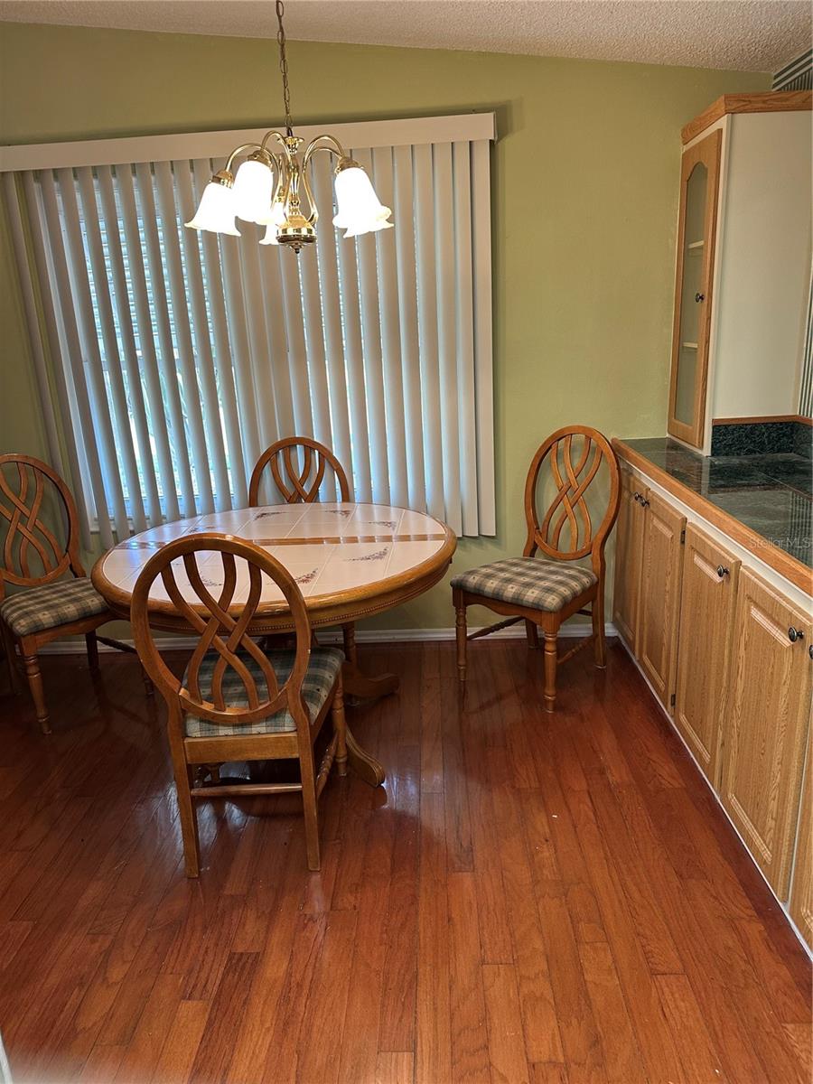 Image 12 of 38 For 907 Orchid Street