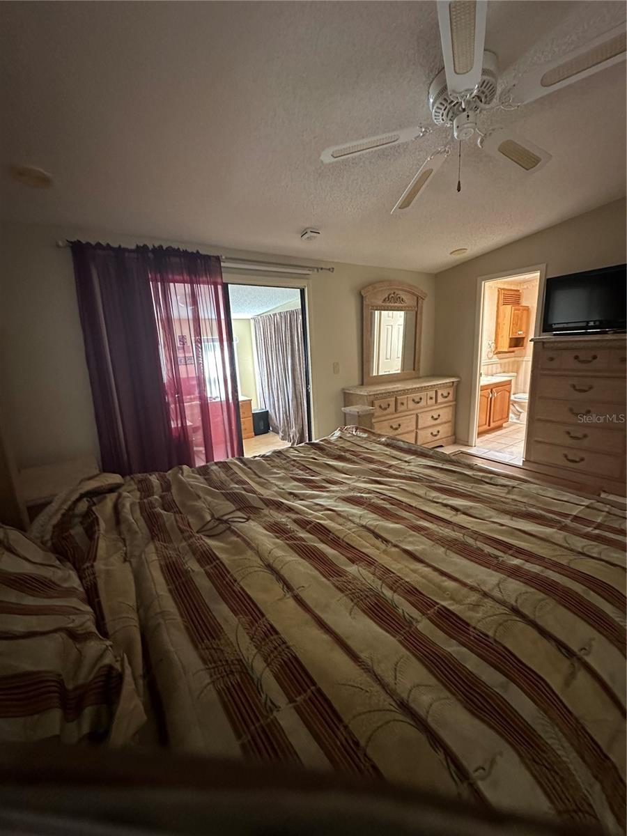 Image 15 of 38 For 907 Orchid Street