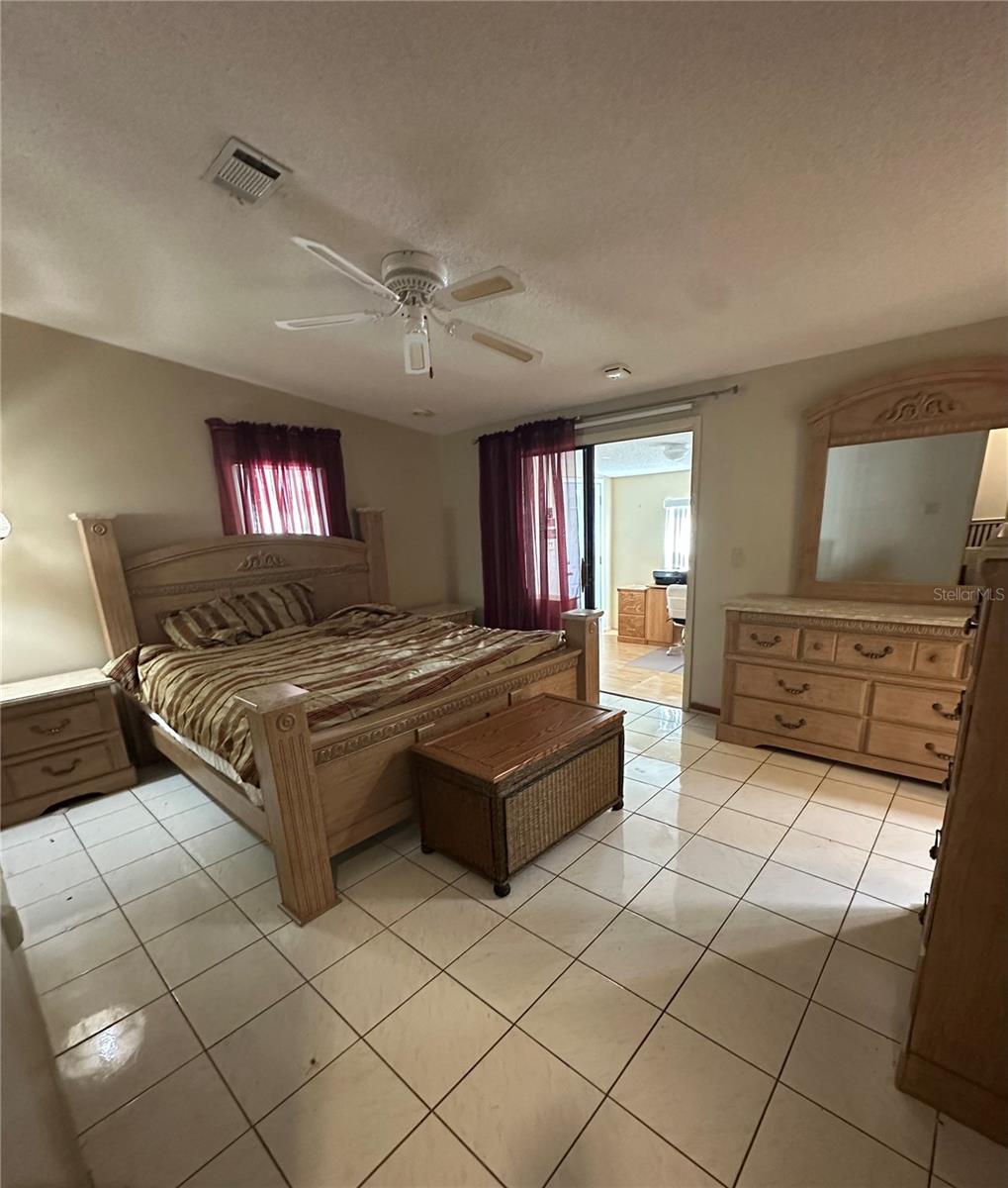 Image 16 of 38 For 907 Orchid Street