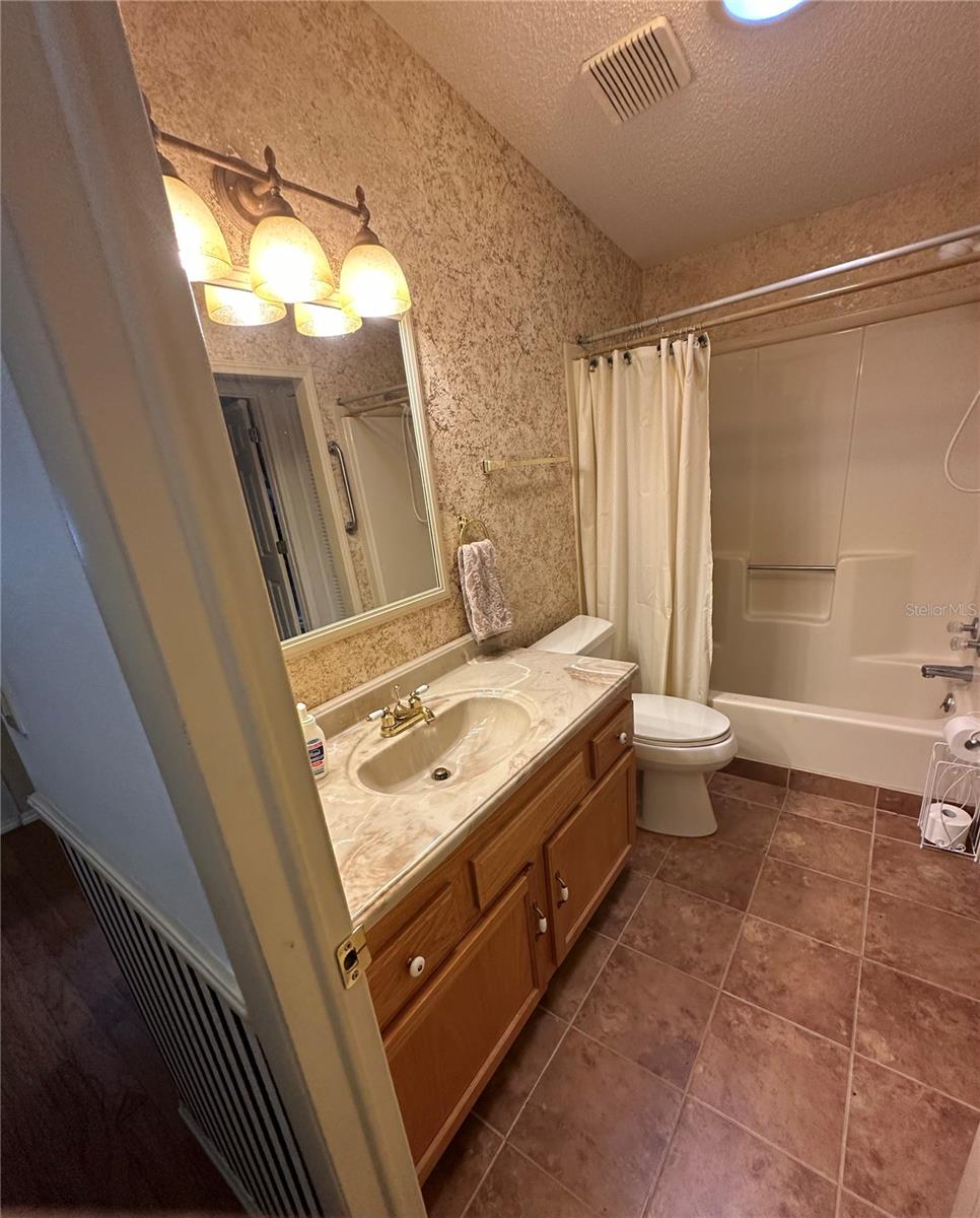 Image 22 of 38 For 907 Orchid Street