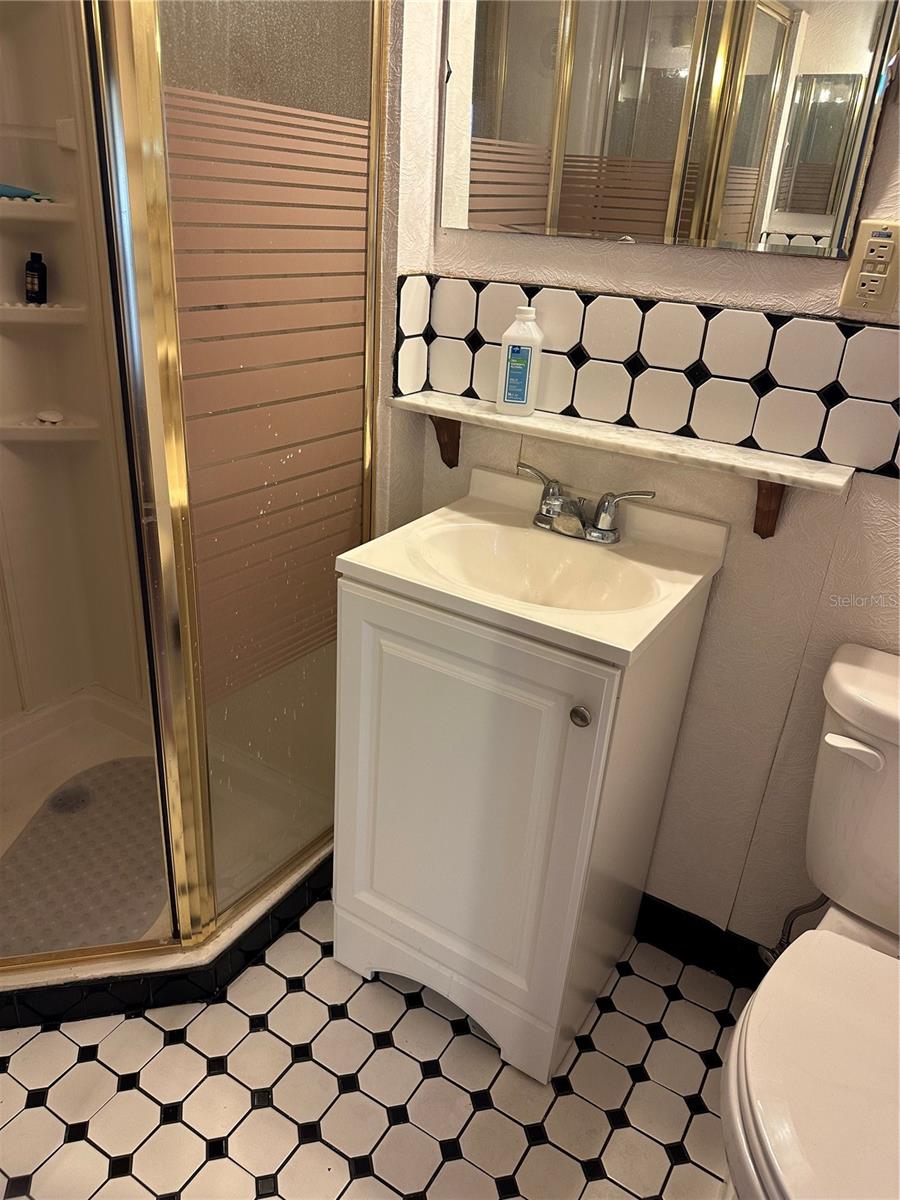 Image 25 of 38 For 907 Orchid Street