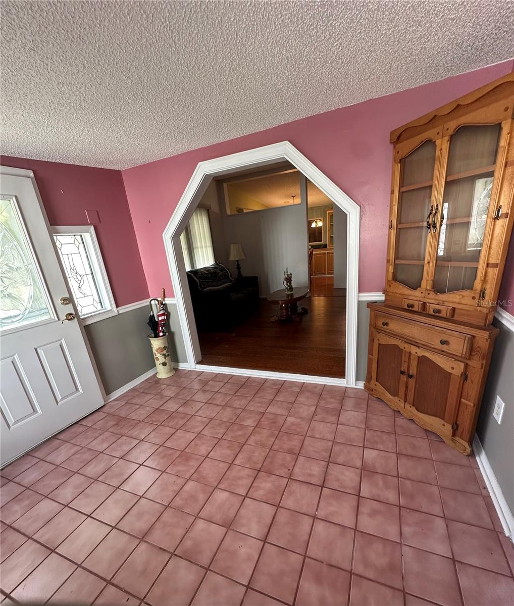 Image 3 of 38 For 907 Orchid Street