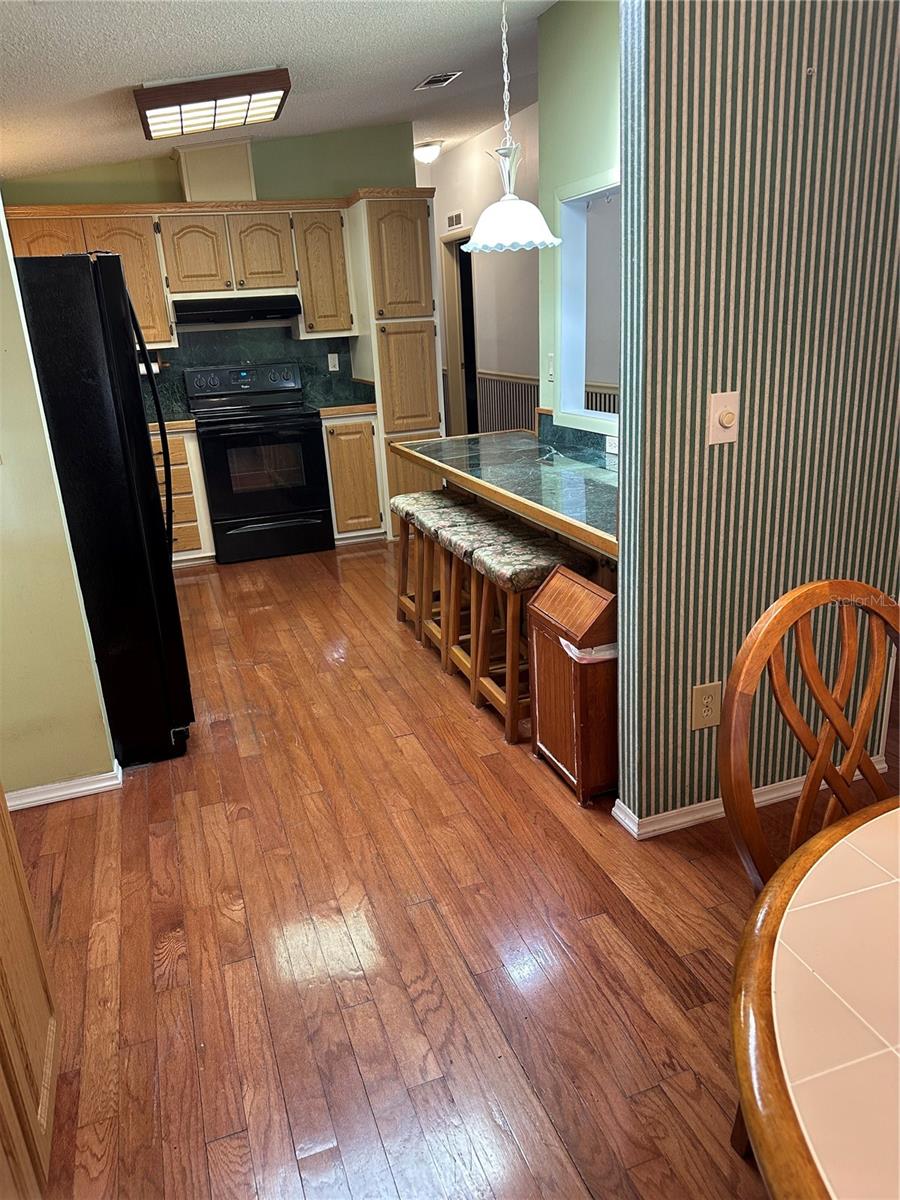 Image 7 of 38 For 907 Orchid Street