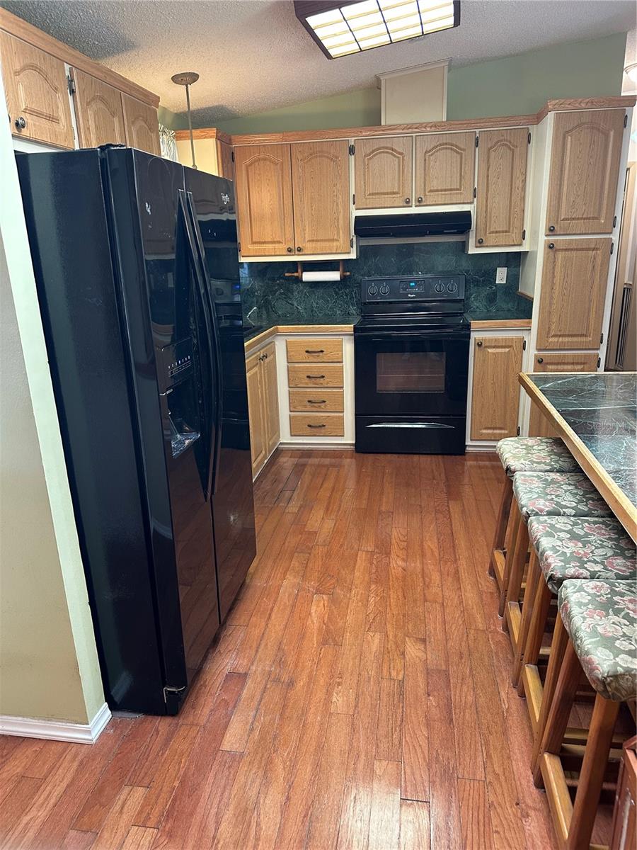 Image 8 of 38 For 907 Orchid Street