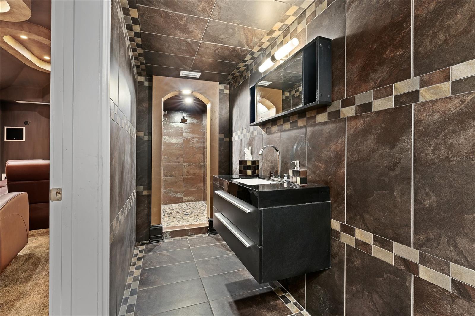 Image 34 of 56 For 641 Woodbridge Drive