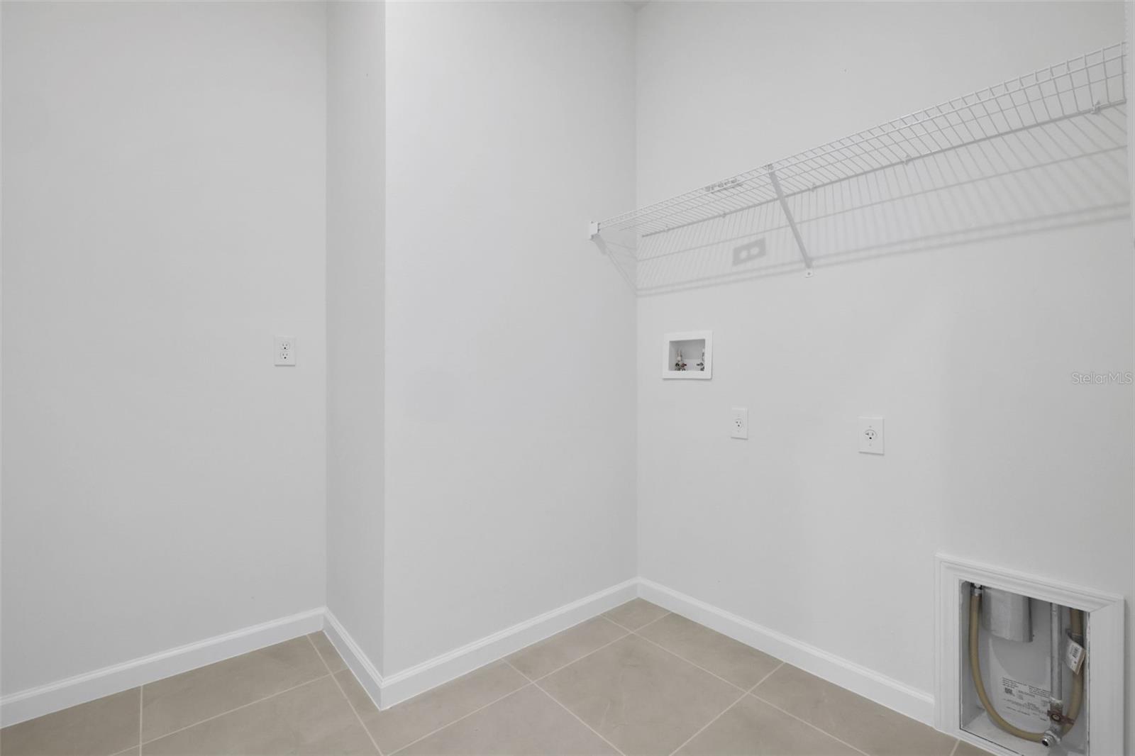 Image 16 of 28 For 10693 Suncrest Loop