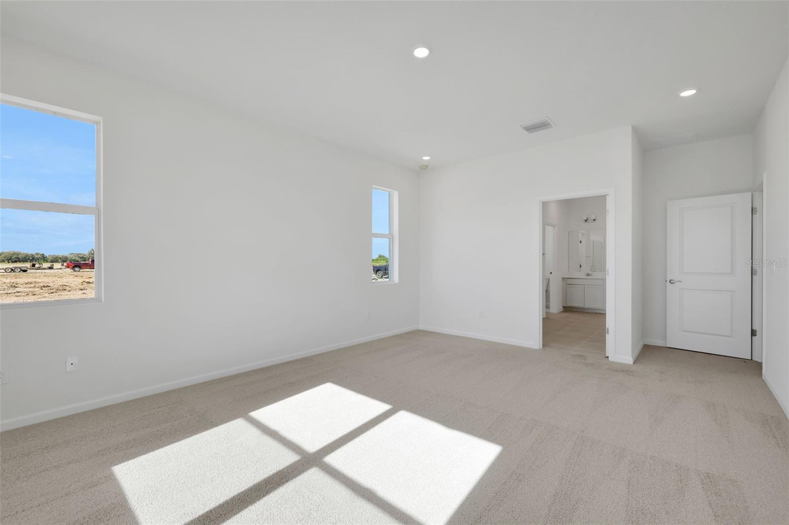 Image 21 of 28 For 10693 Suncrest Loop