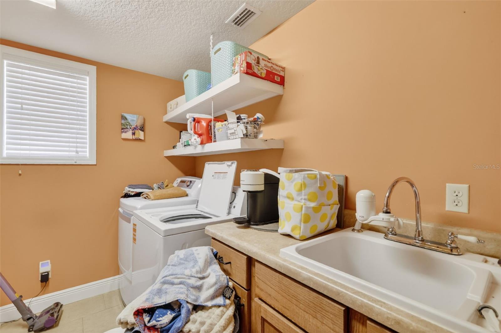 Image 12 of 28 For 5713 Lake Street