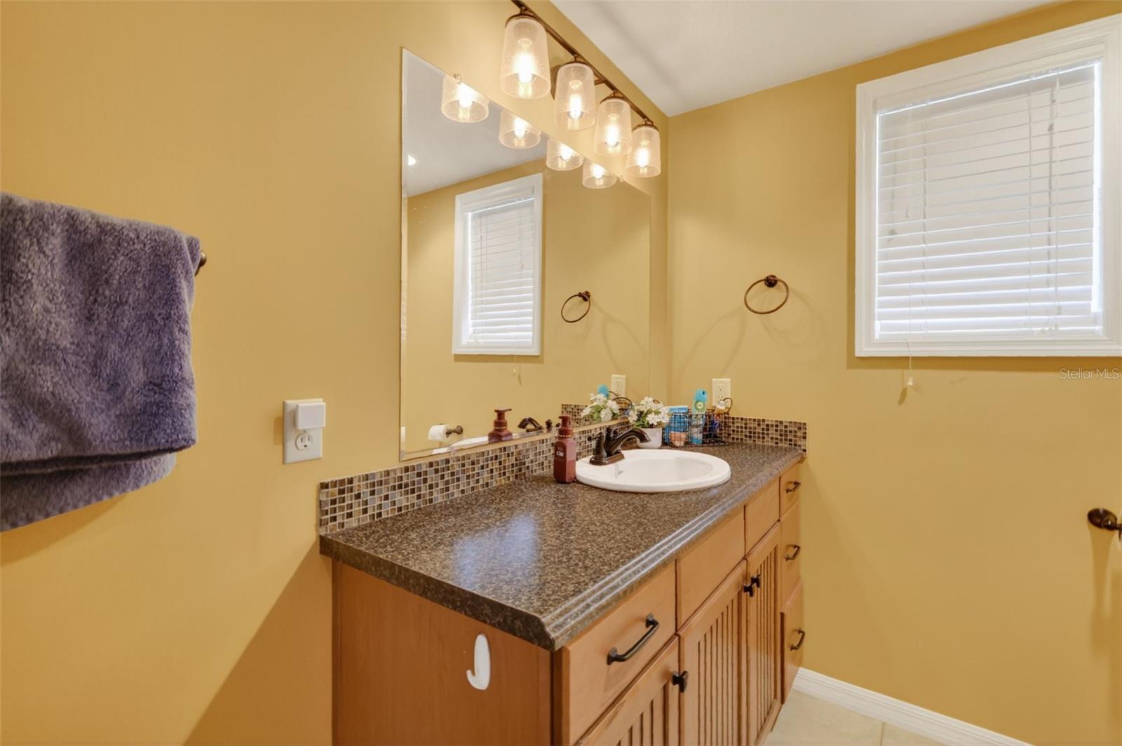 Image 16 of 28 For 5713 Lake Street