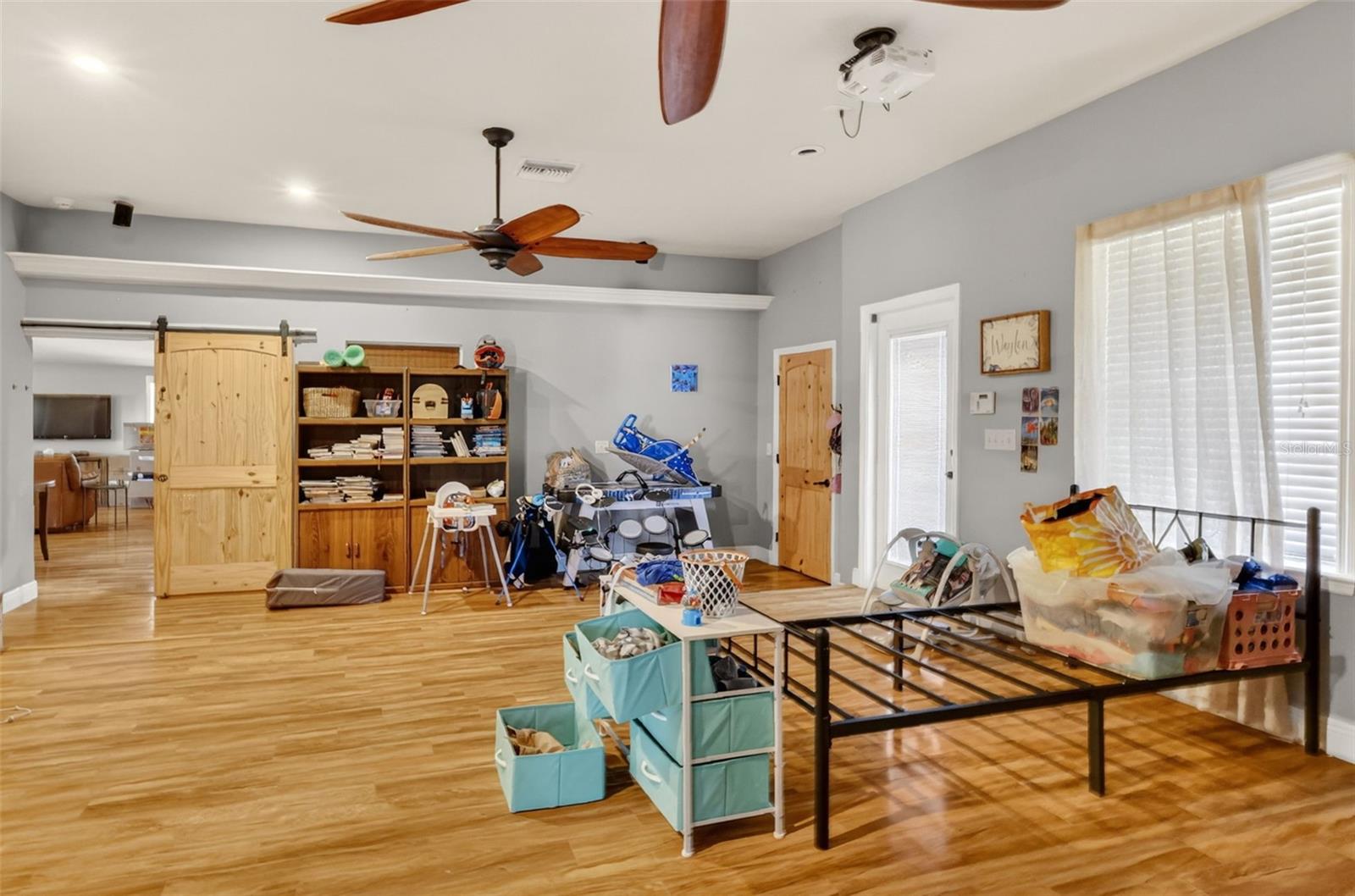 Image 18 of 28 For 5713 Lake Street