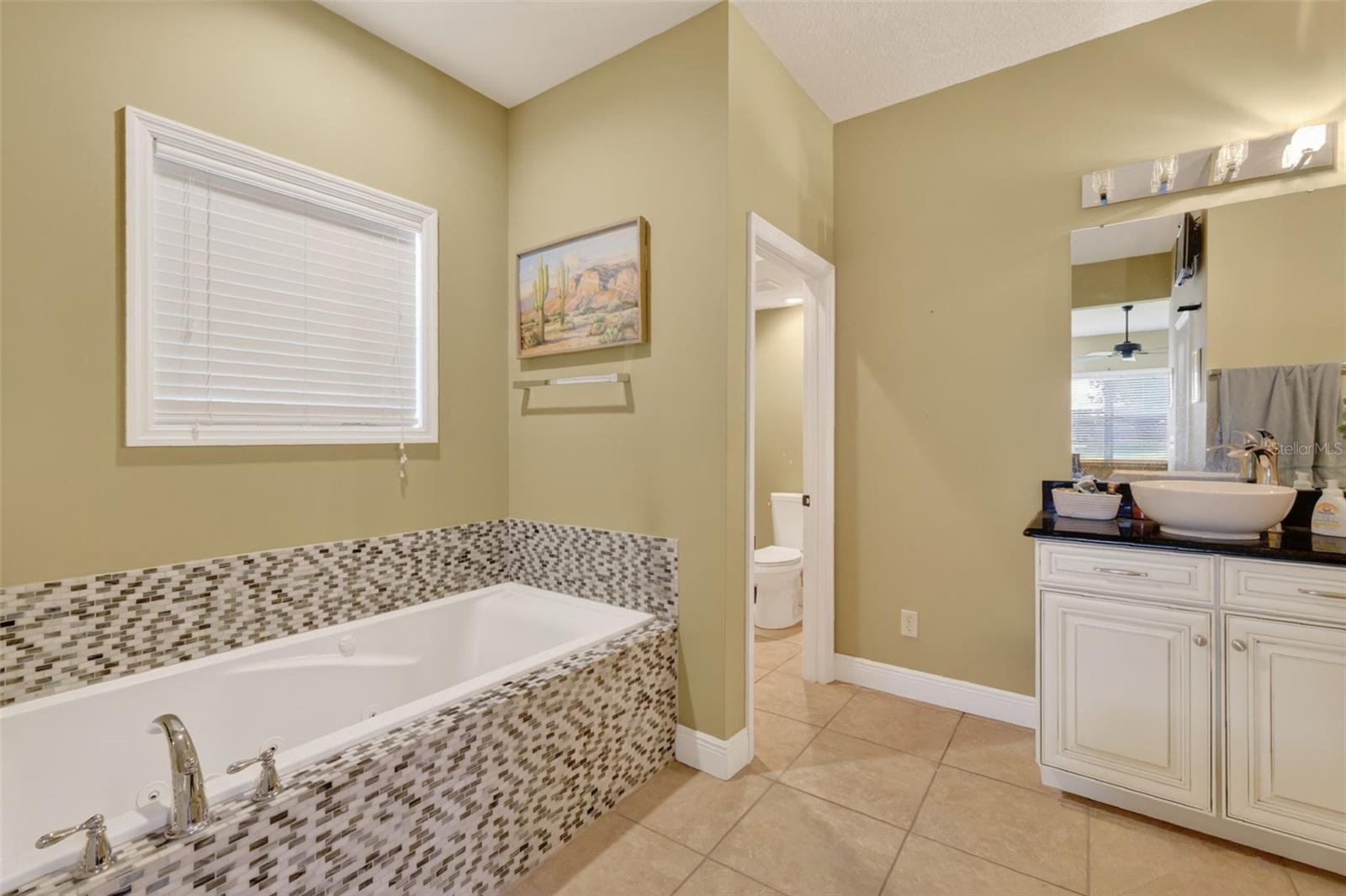 Image 21 of 28 For 5713 Lake Street