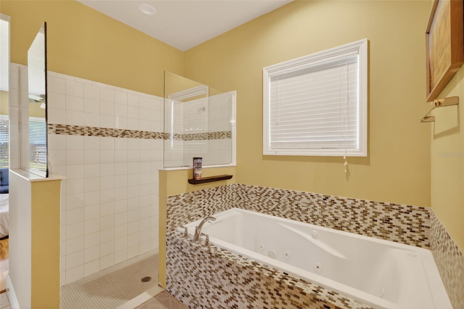 Image 23 of 28 For 5713 Lake Street