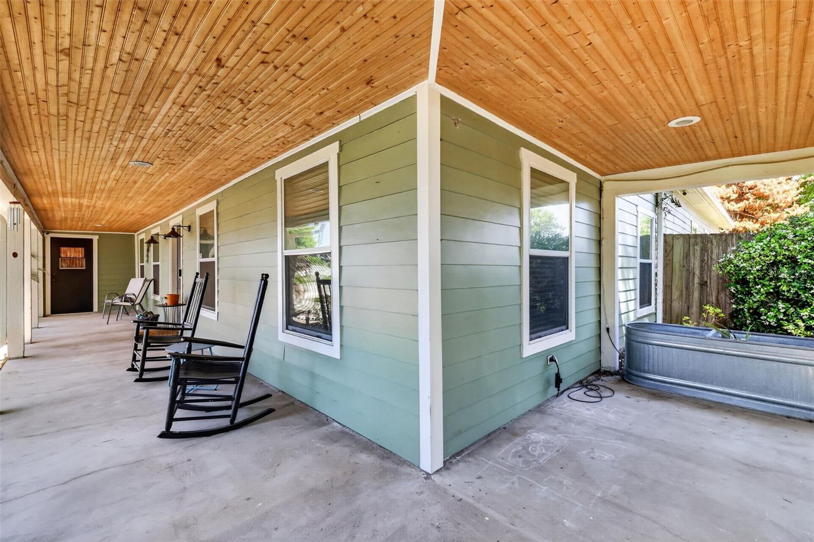 Image 3 of 28 For 5713 Lake Street