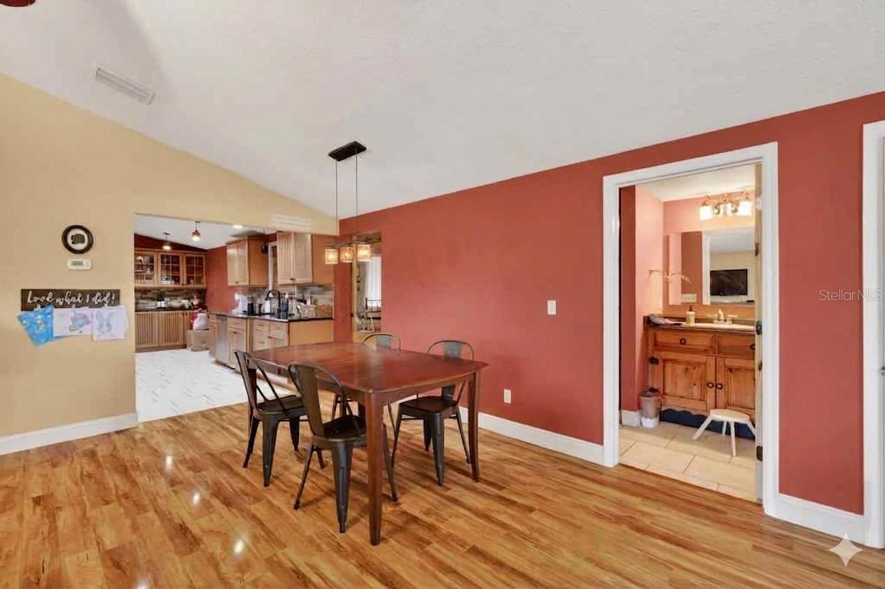 Image 5 of 28 For 5713 Lake Street