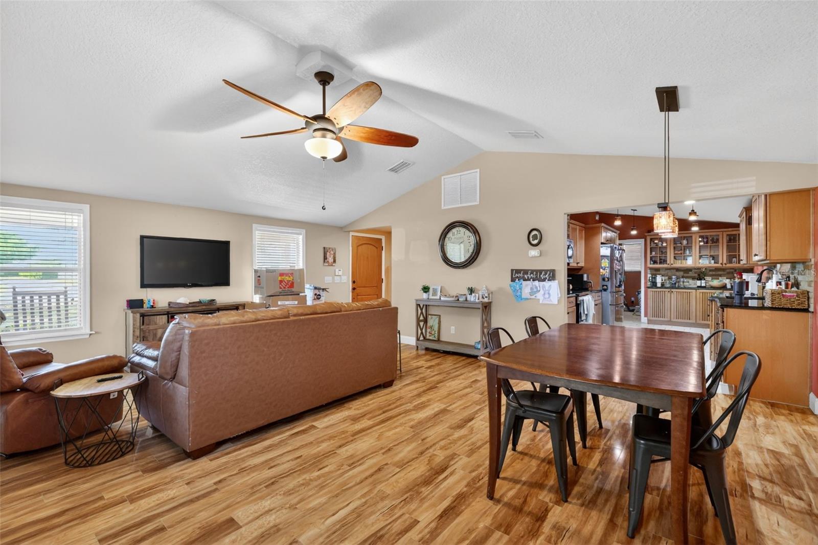 Image 6 of 28 For 5713 Lake Street