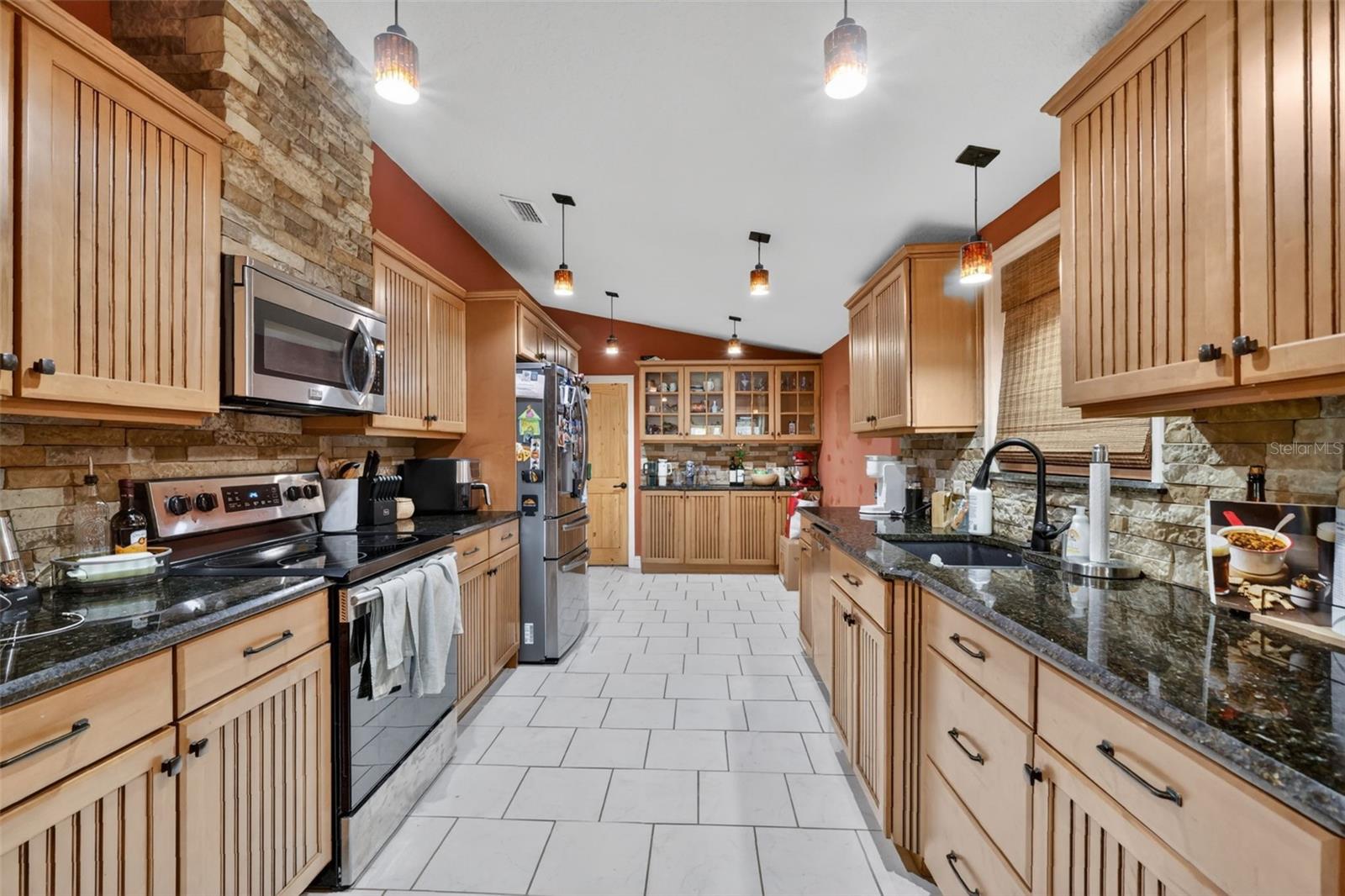 Image 8 of 28 For 5713 Lake Street