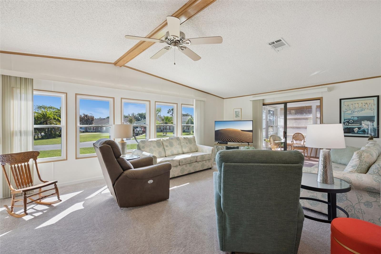 Image 10 of 65 For 24814 Pine Hill