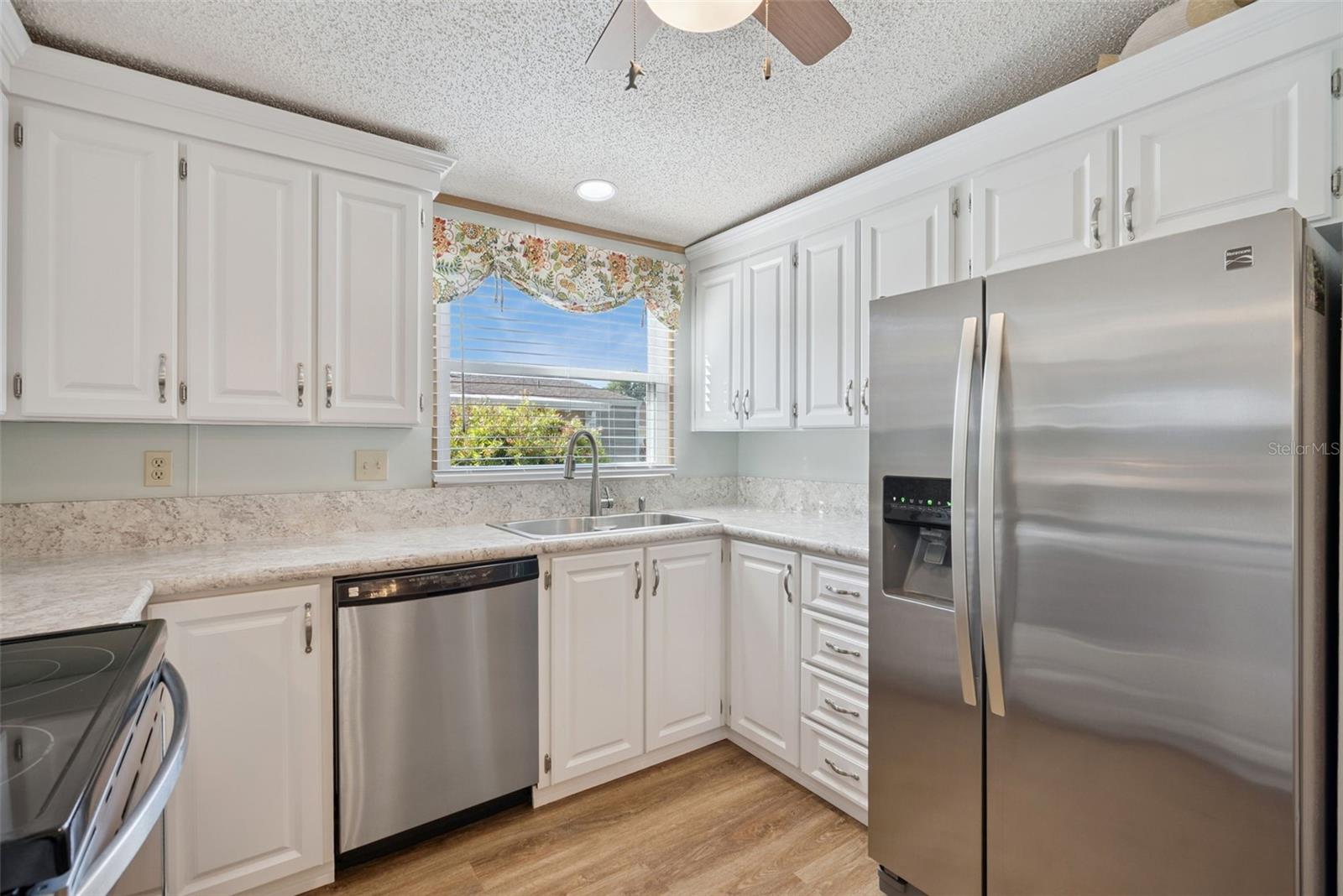 Image 18 of 65 For 24814 Pine Hill