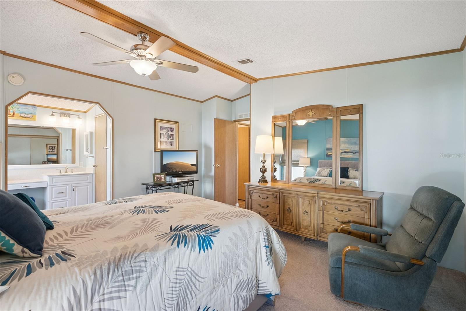 Image 20 of 65 For 24814 Pine Hill