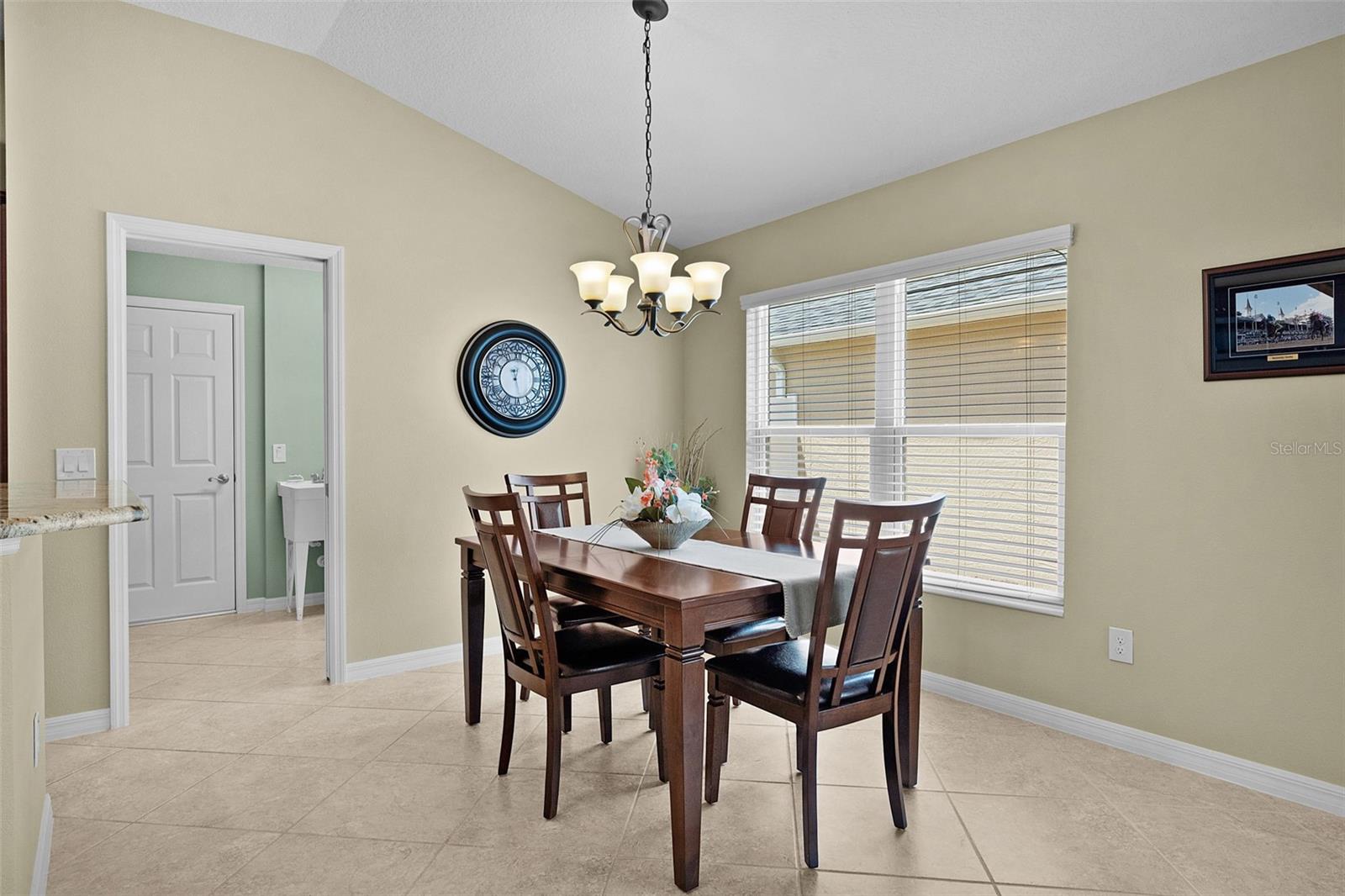 Image 13 of 49 For 2877 Charlevoix Street