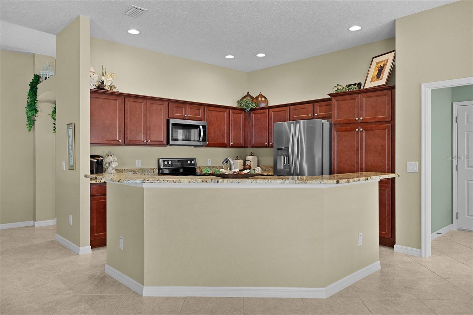 Image 15 of 49 For 2877 Charlevoix Street