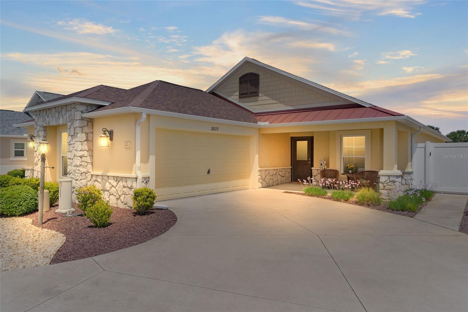 Image 2 of 49 For 2877 Charlevoix Street