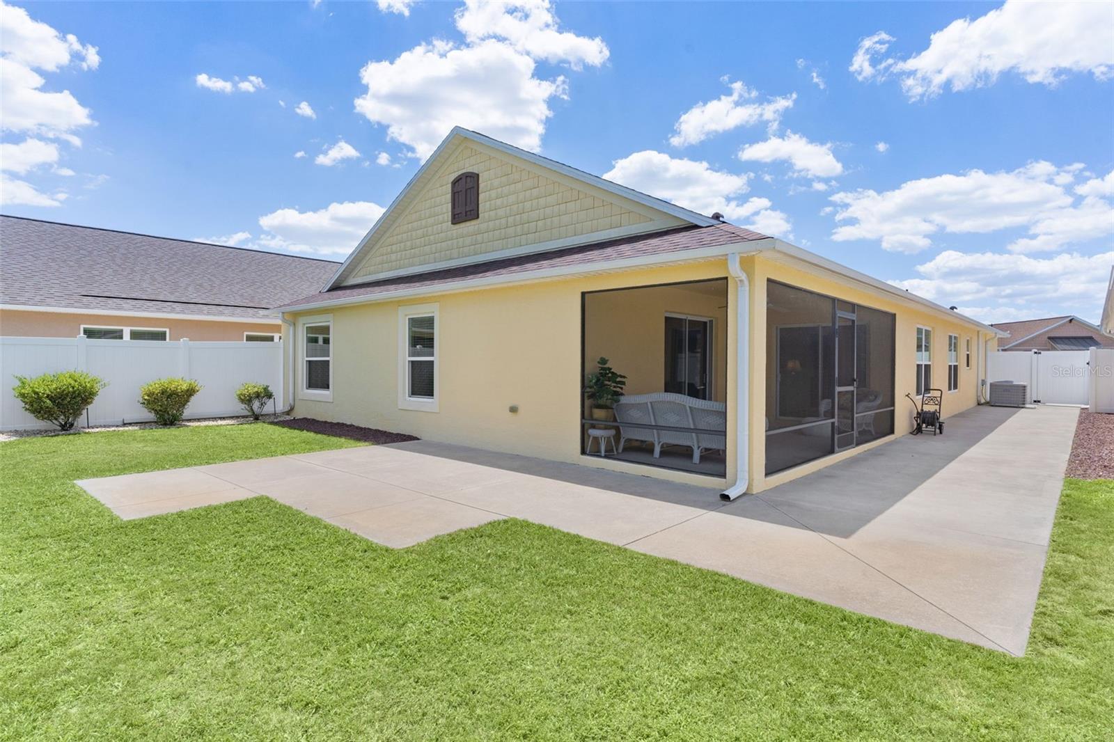 Image 34 of 49 For 2877 Charlevoix Street