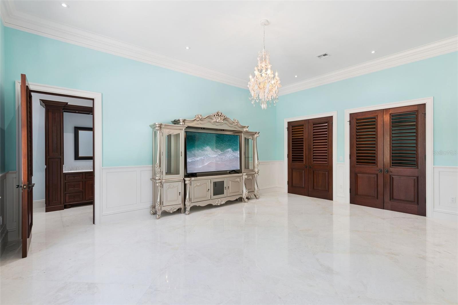 Image 26 of 60 For 716 Reef Road