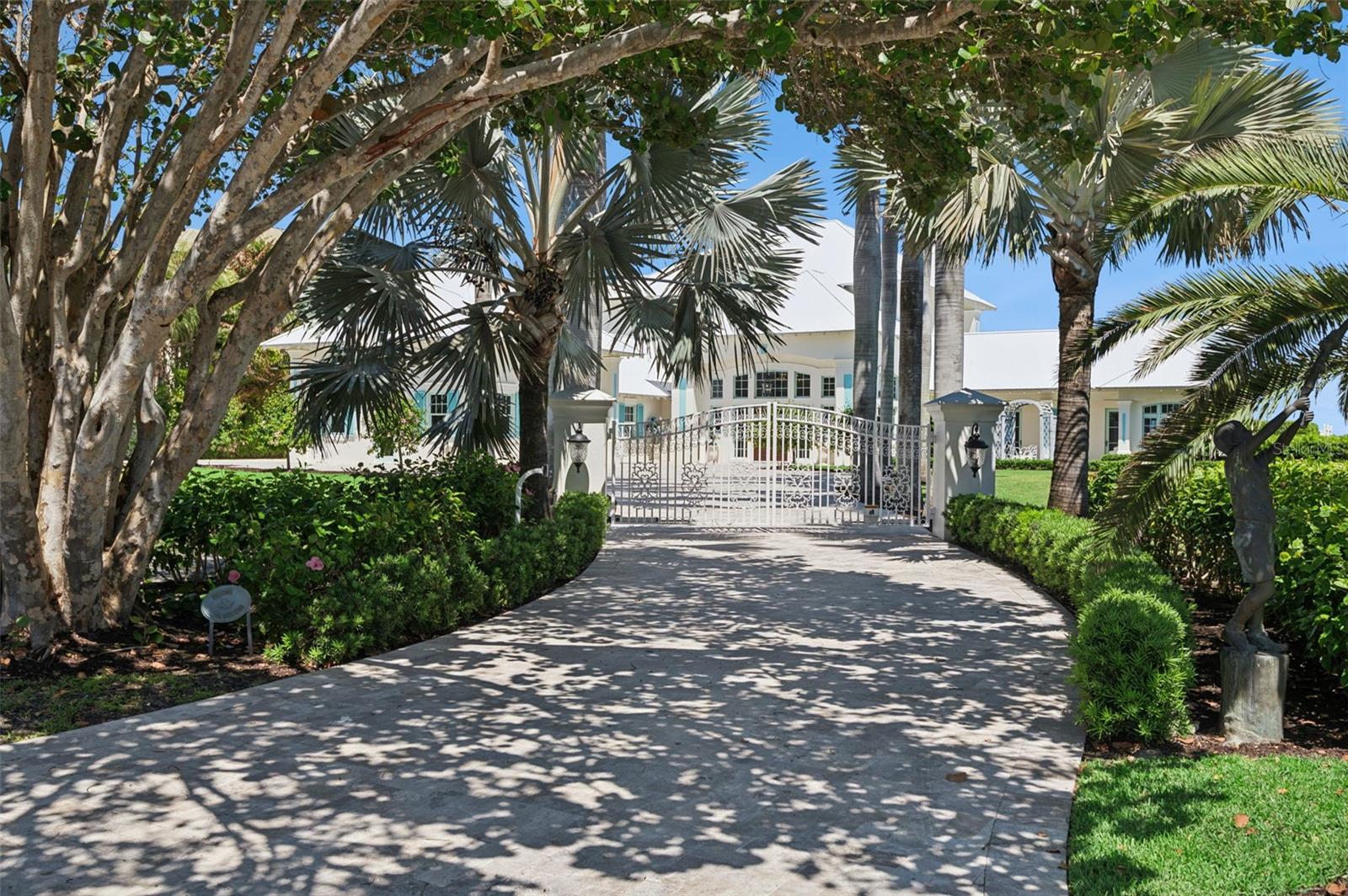 Image 3 of 60 For 716 Reef Road