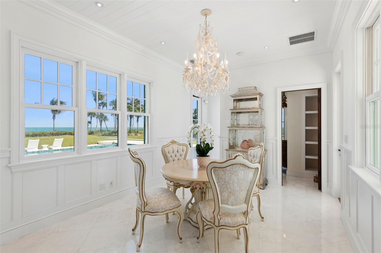 Image 34 of 60 For 716 Reef Road