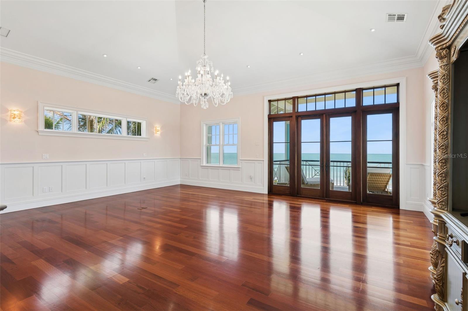 Image 41 of 60 For 716 Reef Road