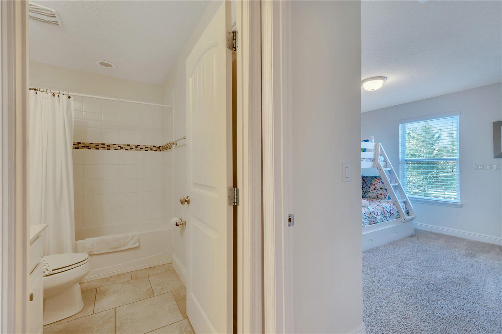 Image 11 of 22 For 4328 Acorn Court