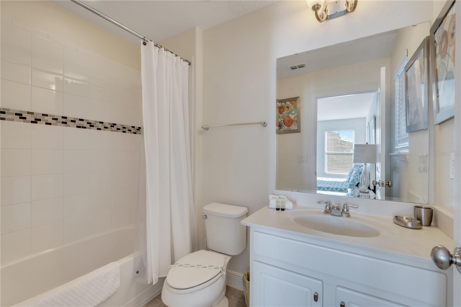 Image 17 of 22 For 4328 Acorn Court