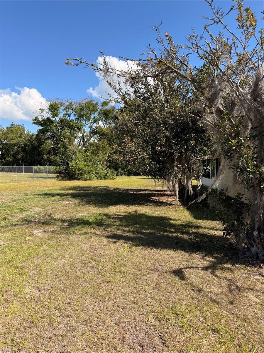 Image 12 of 16 For 11411 Huggins St