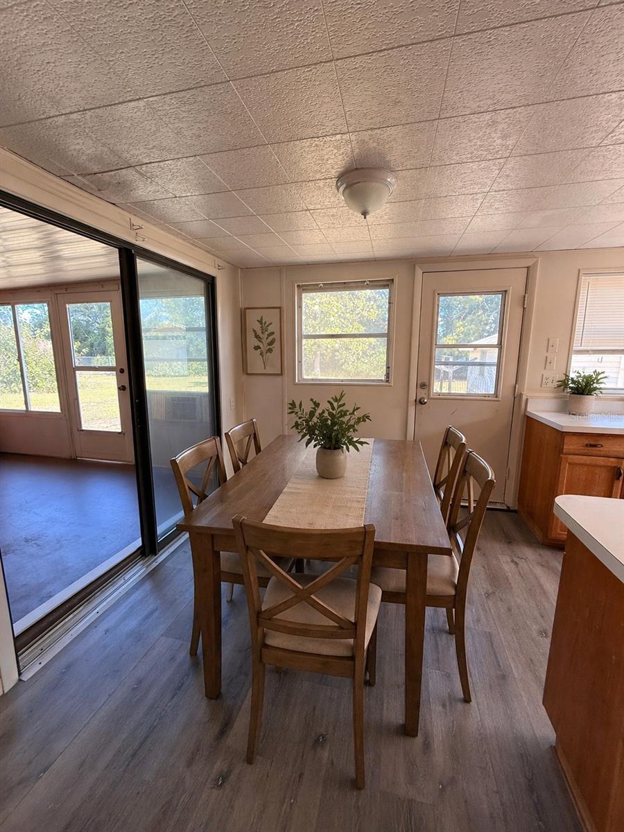 Image 6 of 16 For 11411 Huggins St