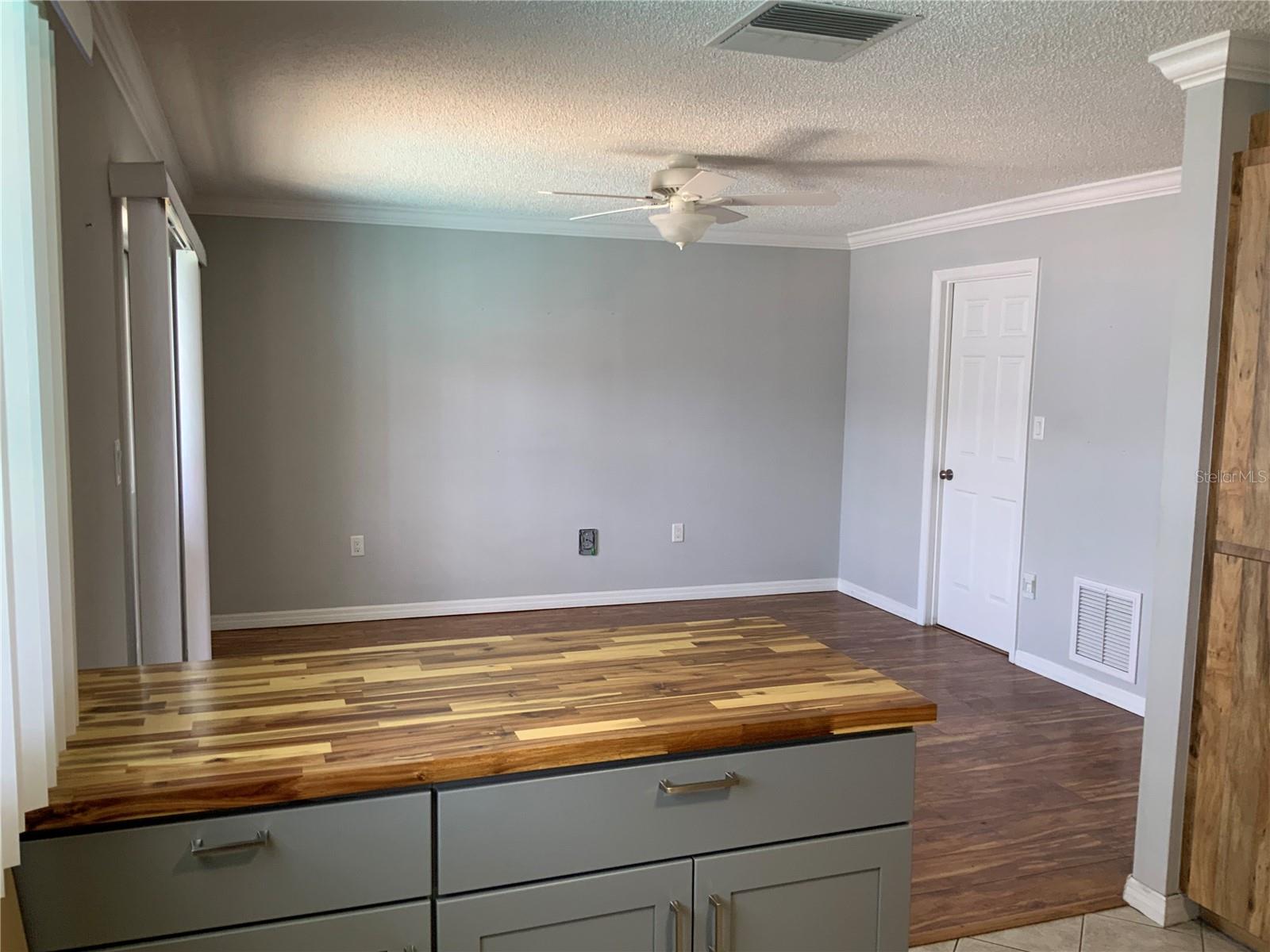 Image 11 of 33 For 200 Bryan Street