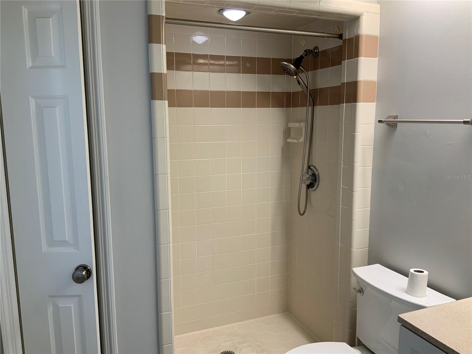 Image 12 of 33 For 200 Bryan Street