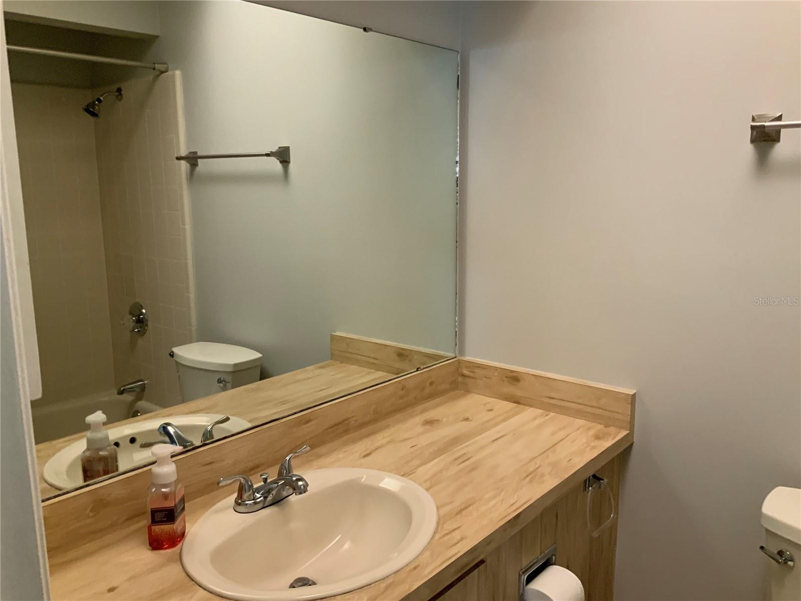 Image 16 of 33 For 200 Bryan Street