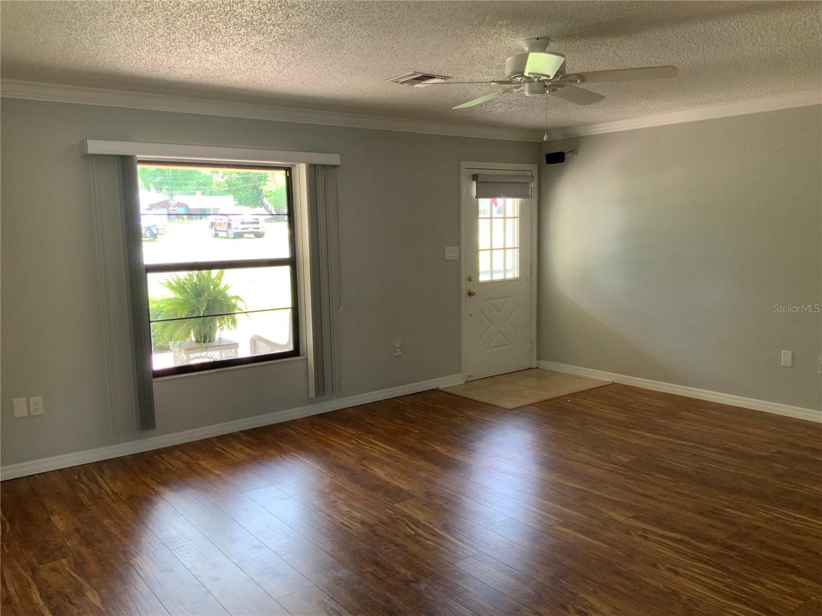 Image 6 of 33 For 200 Bryan Street