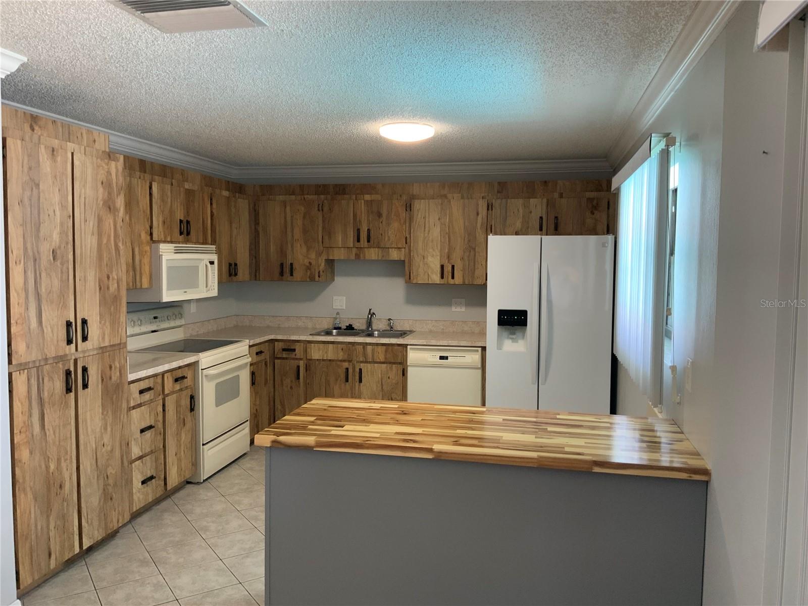 Image 7 of 33 For 200 Bryan Street