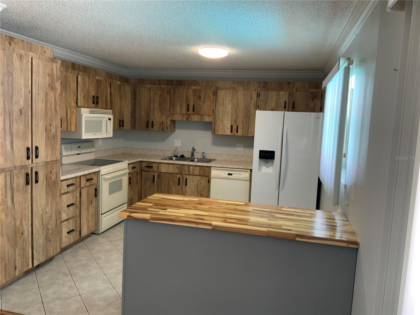 Image 8 of 33 For 200 Bryan Street