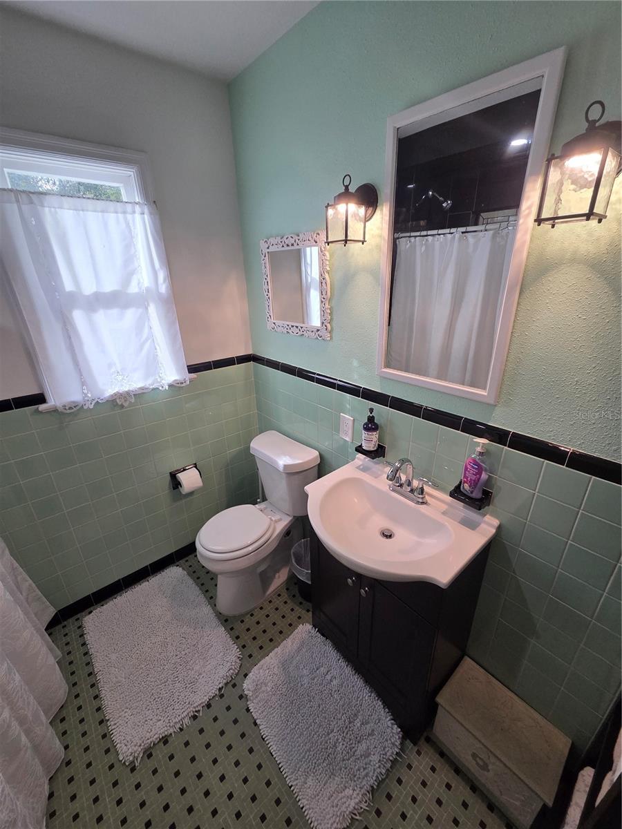 Image 30 of 63 For 112 Dixie Avenue