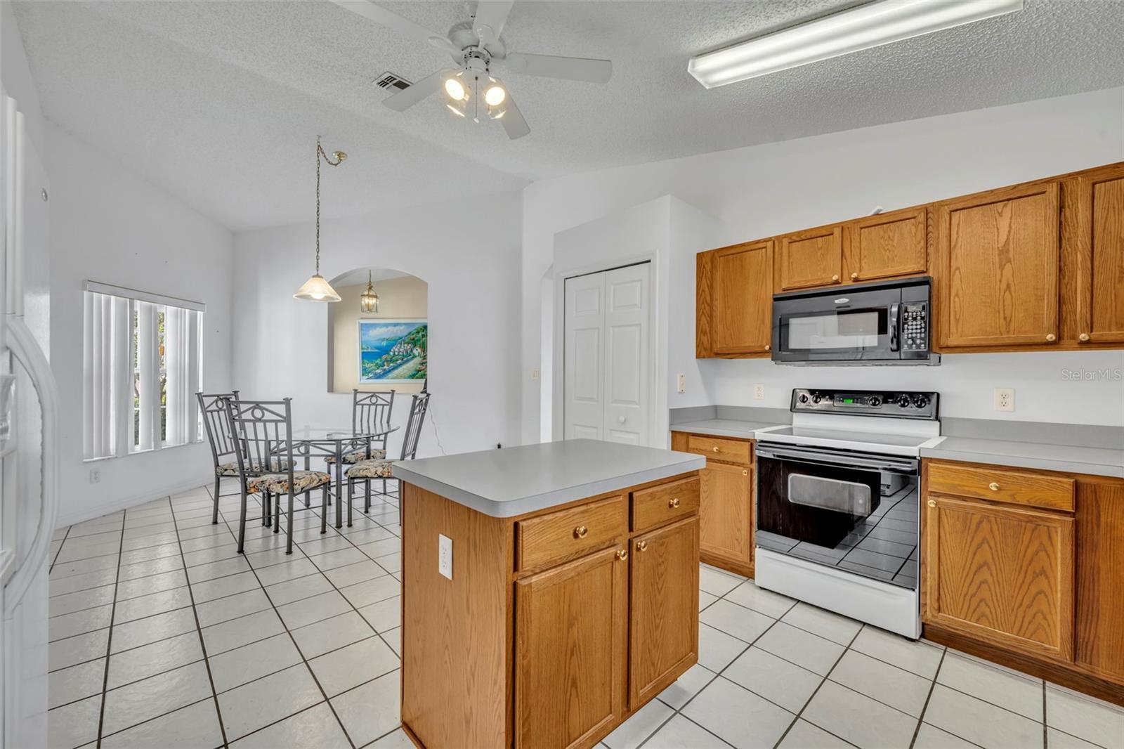 Image 20 of 57 For 4936 Sawgrass Lake Circle