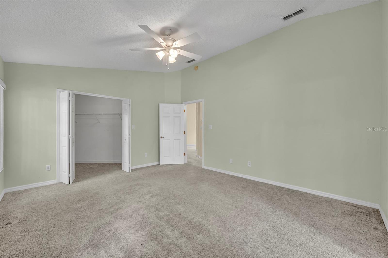 Image 29 of 57 For 4936 Sawgrass Lake Circle